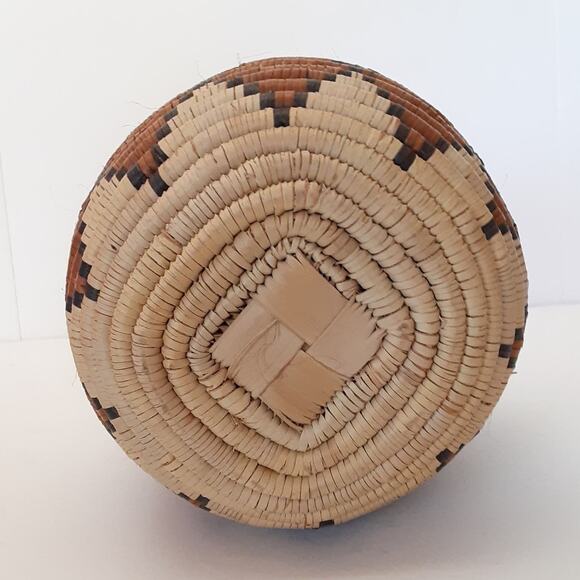 African Zulu Ukhamba Beer Basket & Lid 6" Traditional Unique Tribal South Africa - Picture 4 of 9